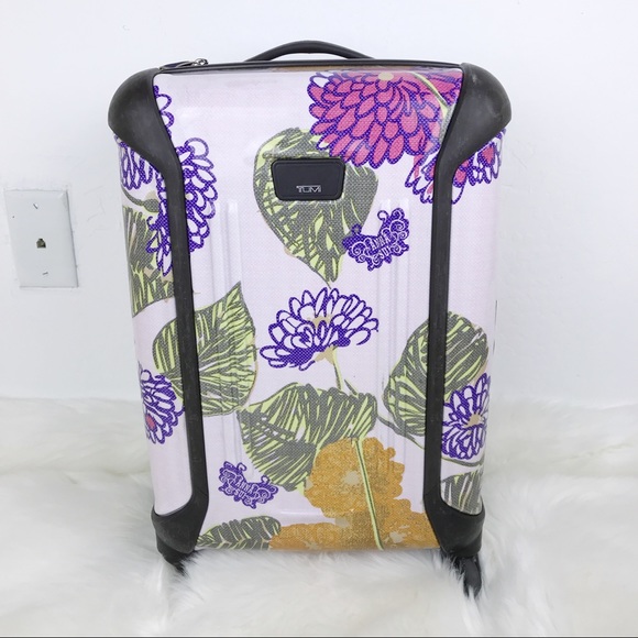 tumi hard case carry on